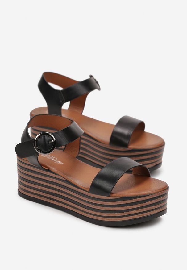 Born2be - Czarne Sandały na Koturnie Zaitoua. Kolor: czarny. Obcas: na koturnie. Styl: boho
