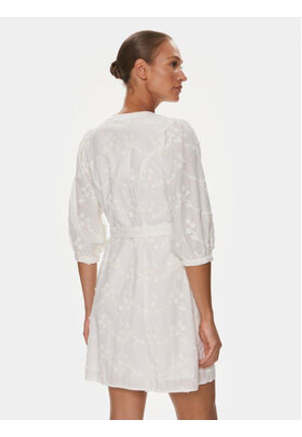 Selected Femme Sukienka 16089220 Biały Regular Fit. Kolor: biały. Materiał: bawełna