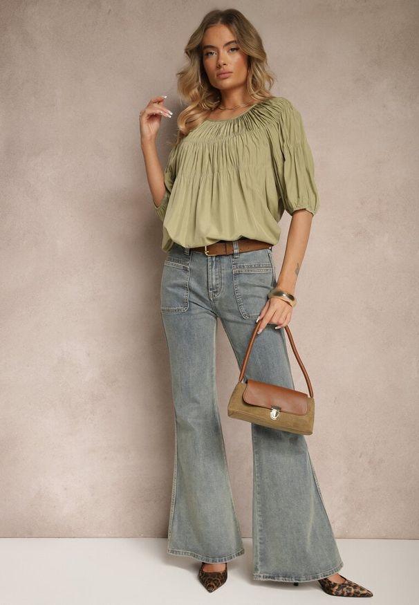 Renee - Zielona Bluzka z Wiskozą o Fasonie Oversize z Gumkami w Ramionach Alirona. Okazja: na spacer. Kolor: zielony. Materiał: wiskoza. Styl: klasyczny, elegancki