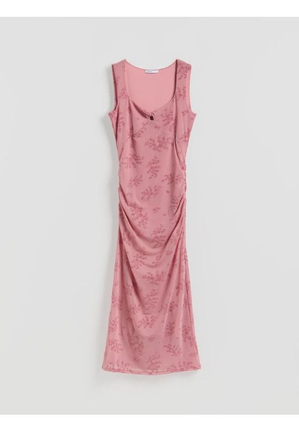 Reserved - Sukienka z ozdobnym nadrukiem - brudny róż. Kolor: różowy. Materiał: dzianina. Wzór: nadruk