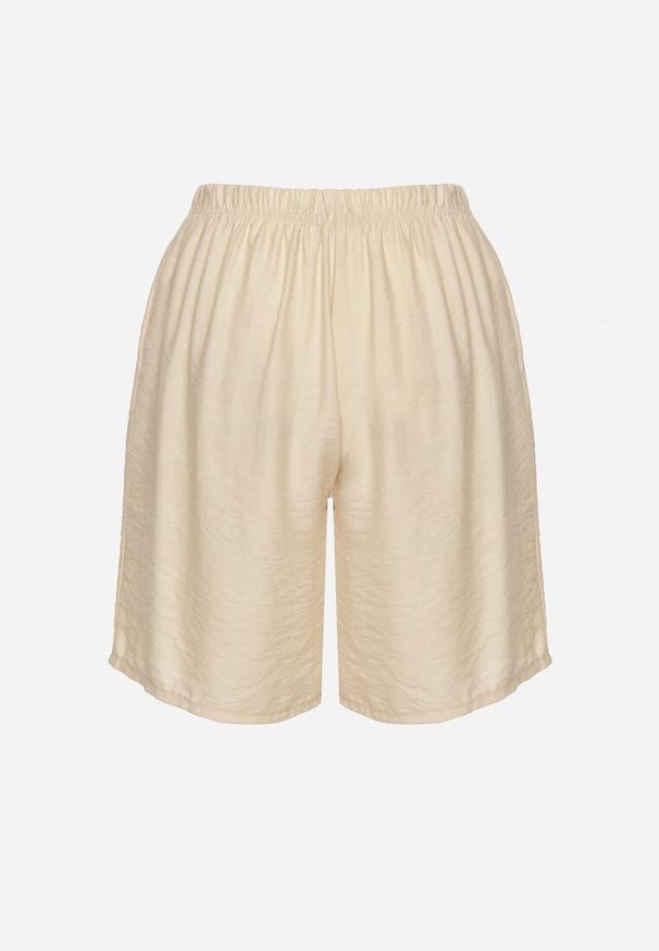 Born2be - Beżowe Szorty Ozdobione Sznurkiem Lunareina. Okazja: na co dzień. Kolor: beżowy. Wzór: aplikacja. Sezon: lato. Styl: casual