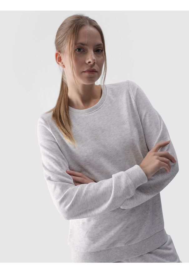 4f - 4F Bluza dresowa nierozpinana bez kaptura damska - szara M. Okazja: na co dzień. Typ kołnierza: bez kaptura. Kolor: szary. Materiał: dresówka. Wzór: gładki, ze splotem. Styl: klasyczny, casual, sportowy