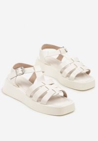 Born2be - Białe Sandały na Grubej Podeszwie w Stylu Gladiatorek Firasellea. Okazja: na co dzień. Zapięcie: sprzączka. Kolor: biały. Materiał: jeans. Wzór: aplikacja. Sezon: lato. Styl: boho, klasyczny, casual #5