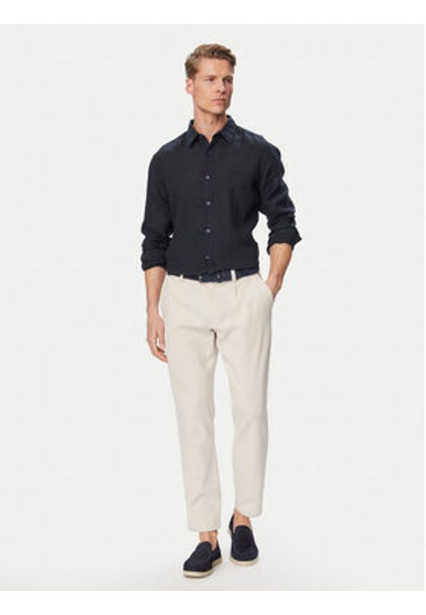 BOSS Chinosy 50559158 Beżowy jasny Tapered Fit. Kolor: beżowy. Materiał: bawełna