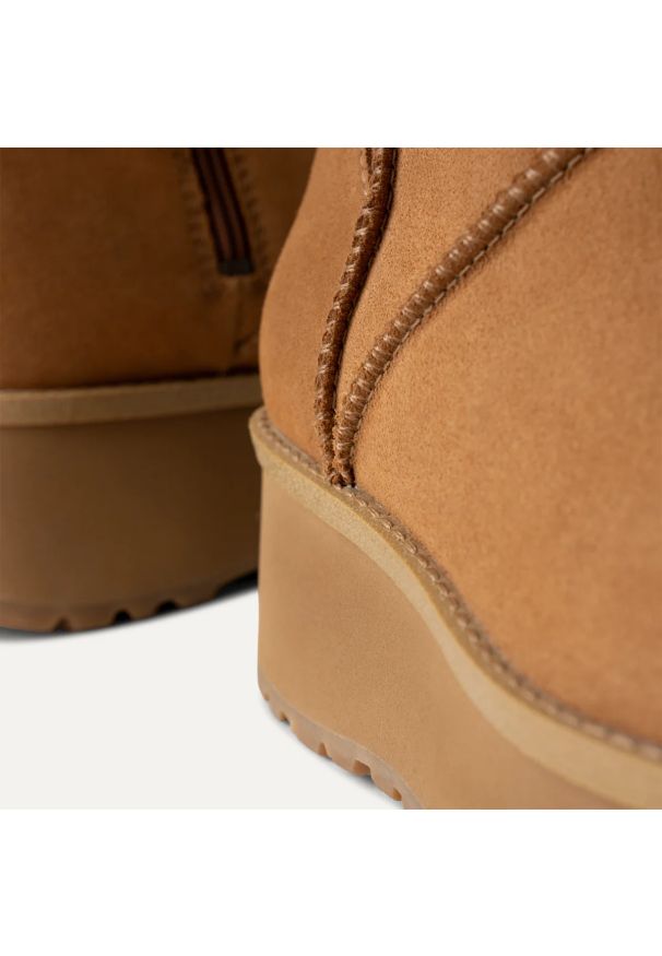 Ugg - Buty zimowe damskie UGG Cityfunc Mid Boot. Kolor: brązowy. Sezon: zima