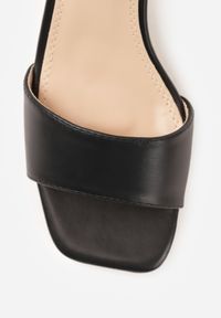 Renee - Czarne Eleganckie Sandały na Słupkowym Obcasie z Paskiem Wokół Kostki Aebella. Zapięcie: pasek. Kolor: czarny. Materiał: satyna. Obcas: na obcasie. Styl: elegancki. Wysokość obcasa: średni #7