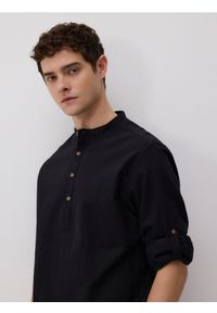 Reserved - Koszula regular z lnem - czarny. Kolor: czarny. Materiał: len #1