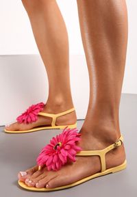 Renee - Żółte Sandały Japonki z Kwiatem Tristiva. Kolor: żółty. Wzór: kwiaty. Sezon: lato #1