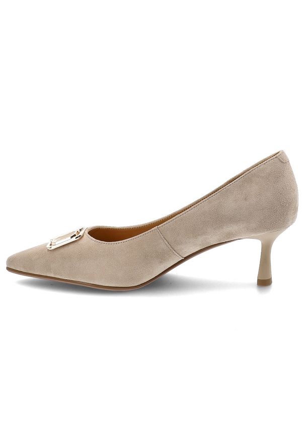 Czółenka damskie S.Barski, cholewka ze skóry naturalnej na smukłym obcasie z delikatnie zwężanym noskiem i elegancką geometryczną ozdobą, beżowe, CR6. Nosek buta: szpiczasty. Kolor: beżowy. Materiał: skóra. Szerokość cholewki: normalna. Wzór: geometria, aplikacja. Obcas: na obcasie. Styl: elegancki. Wysokość obcasa: średni