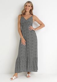 Born2be - Czarna Rozkloszowana Sukienka Bawełniana na Ramiączkach Ruweida. Kolor: czarny. Materiał: bawełna. Długość rękawa: na ramiączkach. Sezon: lato. Typ sukienki: rozkloszowane #1