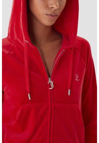 Juicy Couture - JUICY COUTURE Czerwona bluza damska Madison Outline, Rozmiar XS. Okazja: na co dzień. Kolor: czerwony. Materiał: materiał. Styl: casual #5