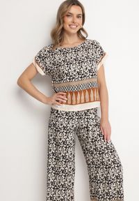 Born2be - Czarny Bawełniany Komplet Koszulka z Krótkim Rękawem i Szerokie Spodnie w Ornamentalny Wzór Telanelia. Kolor: czarny. Materiał: bawełna. Wzór: paski