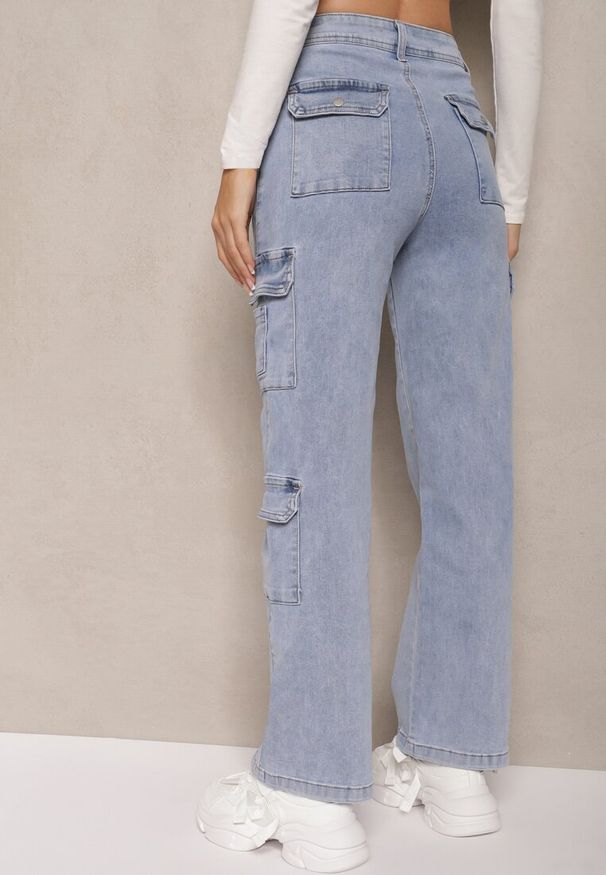 Renee - Jasnoniebieskie Szerokie Jeansy High Waist z Kieszeniami Leorrio. Okazja: na co dzień. Stan: podwyższony. Kolor: niebieski. Styl: elegancki, casual