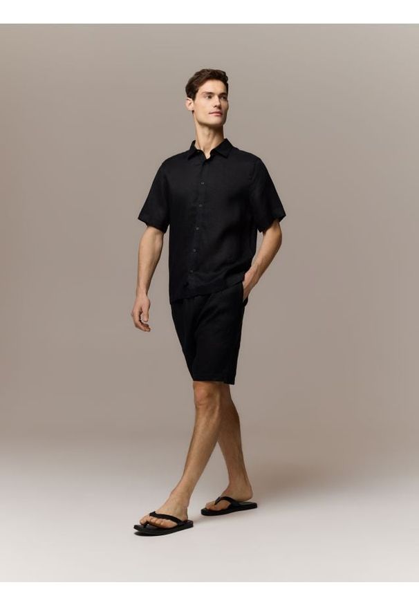 Reserved - Lniane szorty jogger - czarny. Kolor: czarny. Materiał: len