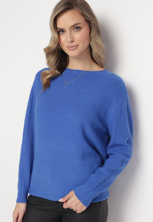 Born2be - Niebieski Klasyczny Sweter z Długim Rękawem Darissa. Kolor: niebieski. Materiał: tkanina, dzianina. Długość rękawa: długi rękaw. Długość: długie. Styl: klasyczny
