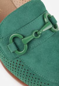 Renee - Zielone Mokasyny Vices z Perforacją z Wkładką ze Skóry Naturalnej Felithria. Okazja: na co dzień. Kolor: zielony. Materiał: skóra. Wzór: aplikacja. Obcas: na obcasie. Styl: casual, klasyczny, elegancki. Wysokość obcasa: niski #4