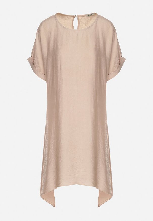 Born2be - Beżowa Pudełkowa Sukienka z Asymetrycznym Dołem Iffusa. Okazja: na co dzień. Kolor: beżowy. Długość rękawa: krótki rękaw. Typ sukienki: asymetryczne. Styl: casual