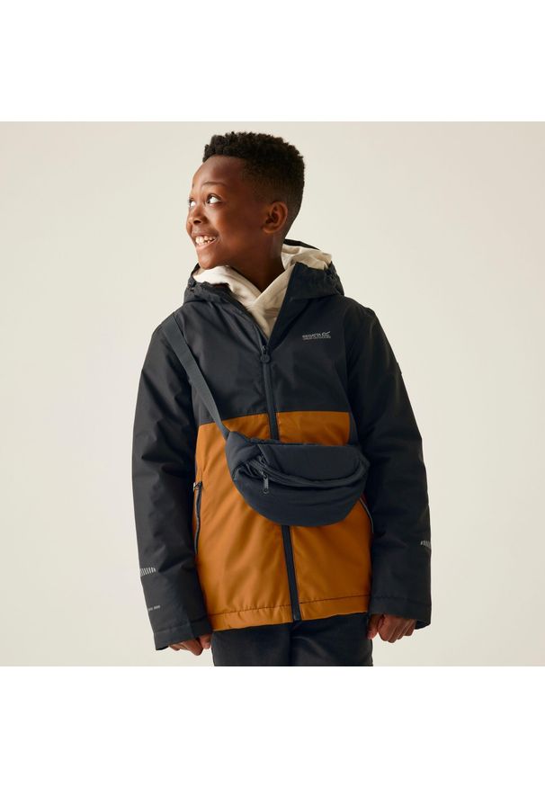 Regatta - Kurtka dziecięca przeciwdeszczowa Hillain. Kolor: brązowy, szary, wielokolorowy. Materiał: tkanina, puch, polar. Styl: sportowy