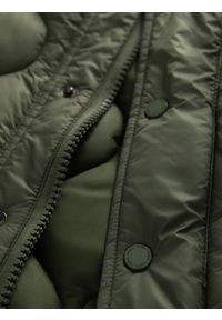 Ombre Clothing - Kurtka pikowana męska w koszulowym fasonie – oliwkowa V2 - Rozmiar: L. Okazja: na co dzień. Kolor: oliwkowy. Materiał: poliester, materiał. Wzór: aplikacja. Styl: casual, elegancki #5