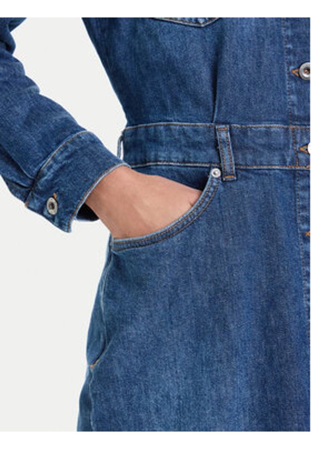 Mustang Sukienka jeansowa Emma 1016939 Niebieski Slim Fit. Kolor: niebieski. Materiał: bawełna