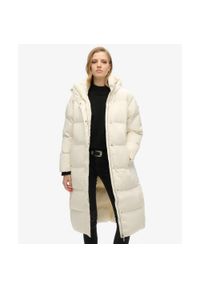 Superdry - Długi pikowany płaszcz z kapturem. Typ kołnierza: kaptur. Kolor: biały. Długość rękawa: długi rękaw. Długość: długie. Styl: elegancki #1
