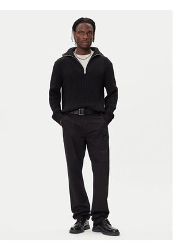 Hugo - HUGO Sweter Srigg 50547002 Czarny Relaxed Fit. Kolor: czarny. Materiał: bawełna