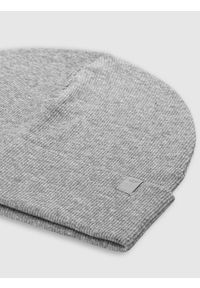 4f - Czapka beanie dziecięca - szara. Kolor: szary. Materiał: bawełna, dzianina, materiał. Sezon: wiosna. Styl: sportowy, casual, klasyczny #2