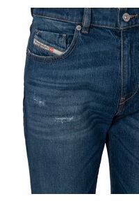 Diesel Jeansy "D-Strukt" | A12025-R0R72 | Mężczyzna | Niebieski. Okazja: na co dzień. Kolor: niebieski. Długość: długie. Styl: rockowy, casual