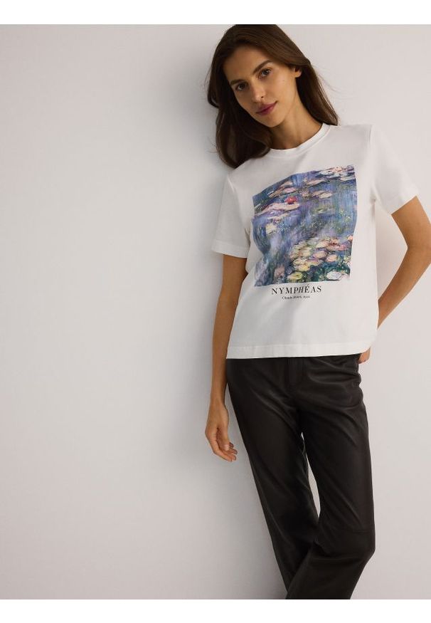 Reserved - T-shirt z nadrukiem - złamana biel. Materiał: bawełna, włókno, tkanina. Wzór: nadruk