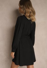 Renee - Czarna Sukienka z Kopertowym Dekoltem i Paskiem Naliama. Okazja: na spotkanie biznesowe. Kolor: czarny. Typ sukienki: kopertowe. Styl: elegancki, biznesowy #3