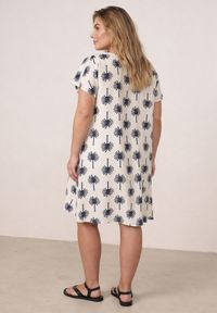 Born2be - Niebieska Sukienka z Wiskozy w Palmy z Asymetrycznym Dołem Sissil. Okazja: na co dzień. Kolor: niebieski. Materiał: wiskoza. Wzór: nadruk. Sezon: lato. Typ sukienki: asymetryczne. Styl: casual #4