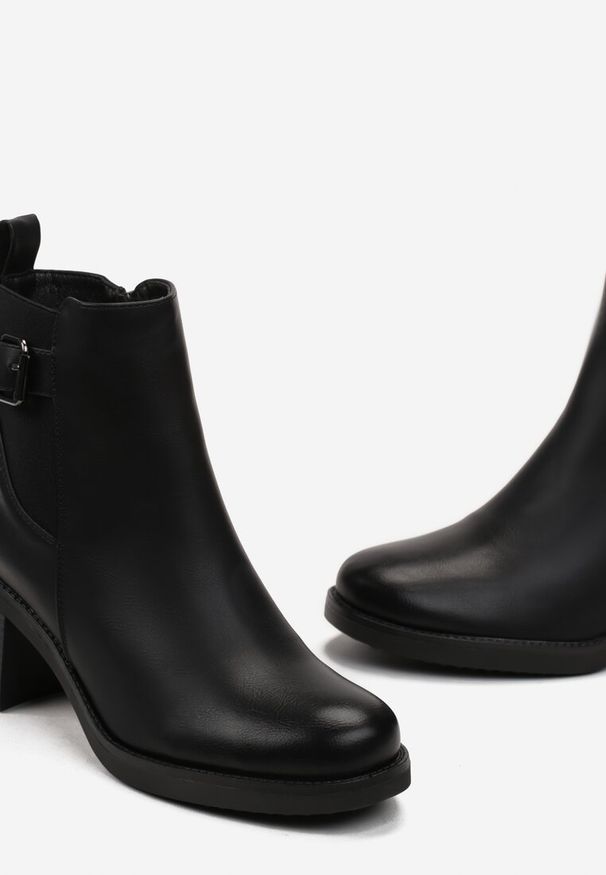 Born2be - Czarne Botki na Słupku z Ozdobnym Paskiem Misella. Zapięcie: pasek. Kolor: czarny. Sezon: jesień. Obcas: na słupku