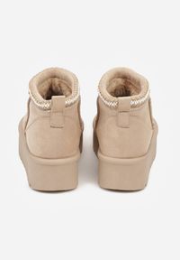 Born2be - Ciemnobeżowe Śniegowce na Grubej Podeszwie Zdobione Haftem Sewnella. Okazja: na co dzień. Zapięcie: bez zapięcia. Kolor: beżowy. Materiał: jeans. Wzór: aplikacja, haft. Sezon: zima, jesień. Styl: casual #6