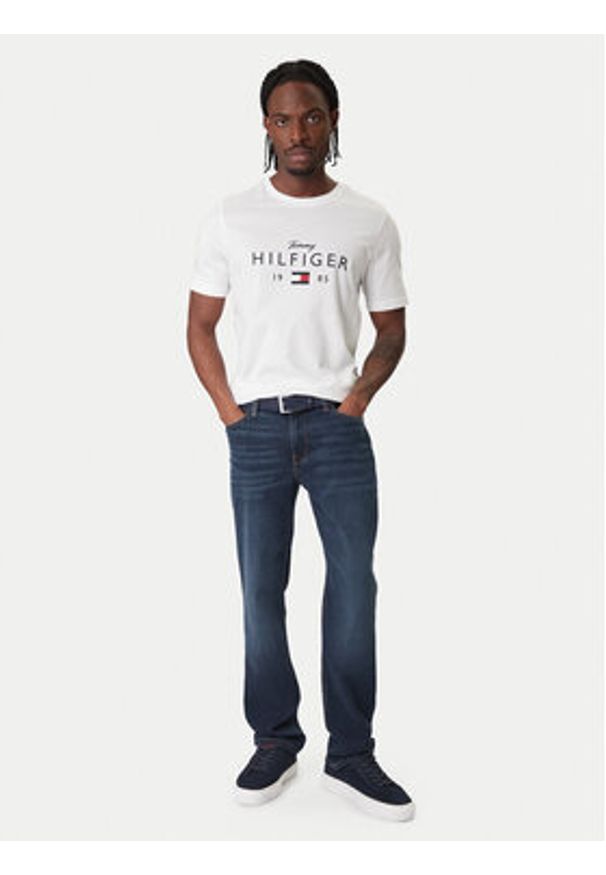 TOMMY HILFIGER - Tommy Hilfiger T-Shirt Brand Love MW0MW41455 Biały Regular Fit. Kolor: biały. Materiał: bawełna
