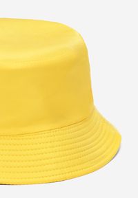 Renee - Żółty Kapelusz Bucket Evousa. Kolor: żółty. Materiał: tkanina. Wzór: aplikacja, gładki, jednolity. Styl: wakacyjny, klasyczny
