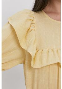 Vila Sukienka kolor żółty mini oversize. Kolor: beżowy. Materiał: dzianina. Długość rękawa: krótki rękaw. Typ sukienki: oversize. Długość: mini #2