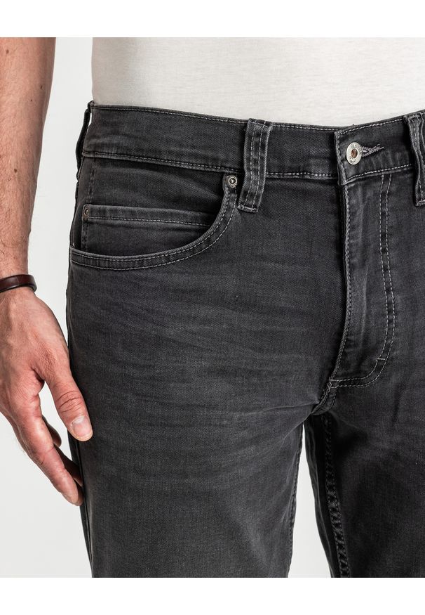 Mustang - Męskie Spodnie Jeansowe MUSTANG Tramper Straight Denim Black 1016083 4000 803