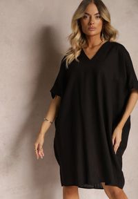 Renee - Czarna Pudełkowa Sukienka z Bawełny z Krótkim Rękawem i Trójkątnym Dekoltem Vikana. Okazja: na imprezę. Kolekcja: plus size. Kolor: czarny. Materiał: bawełna. Długość rękawa: krótki rękaw. Typ sukienki: dla puszystych. Styl: elegancki #4