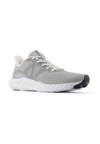 Buty do biegania męskie New Balance 411v3 Szary. Kolor: szary. Materiał: materiał, syntetyk. Szerokość cholewki: normalna