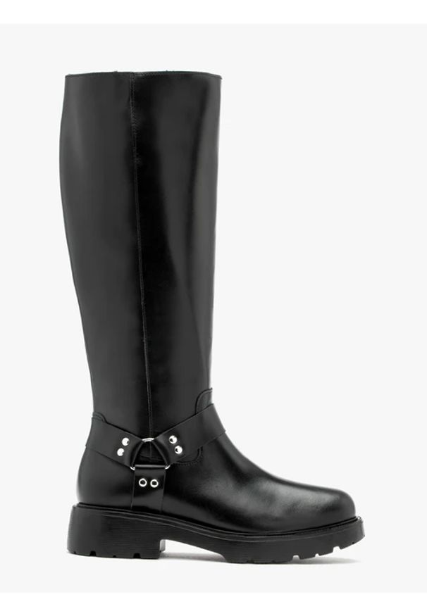 Ryłko - Kozaki typu biker z metalowymi ozdobami. Nosek buta: okrągły. Zapięcie: zamek. Kolor: czarny. Materiał: skóra. Szerokość cholewki: normalna. Wzór: aplikacja. Styl: street