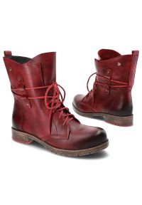 Czerwone Botki Maciejka Damskie Modne Obuwie. Kolor: czerwony. Materiał: skóra, materiał. Szerokość cholewki: normalna. Styl: elegancki #2