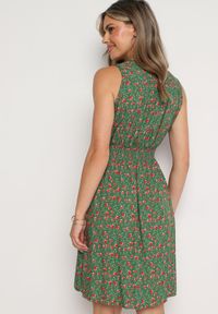 Born2be - Zielona Wiskozowa Sukienka w Kwiaty z Gumką w Talii i Kopertowym Dekoltem Halevia. Okazja: na imprezę. Kolor: zielony. Materiał: wiskoza. Wzór: kwiaty. Sezon: lato. Typ sukienki: kopertowe. Styl: elegancki #3