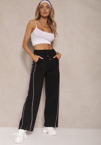 Renee - Czarne Spodnie Dresowe z Bawełną o Szerokim Kroju High Waist z Paskami Salliara. Okazja: na co dzień. Stan: podwyższony. Kolor: czarny. Materiał: dresówka, bawełna. Styl: elegancki, casual