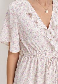 Born2be - Różowo-Jasnofioletowa Sukienka z Gumką w Pasie i Kopertowym Dekoltem z Falbankami Kyphine. Okazja: na ślub cywilny, na wesele. Typ kołnierza: kołnierz z falbankami. Kolor: fioletowy. Typ sukienki: kopertowe #5