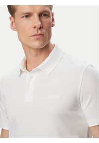 Calvin Klein Polo LV04LH204G Biały Regular Fit. Typ kołnierza: polo. Kolor: biały. Materiał: bawełna #2