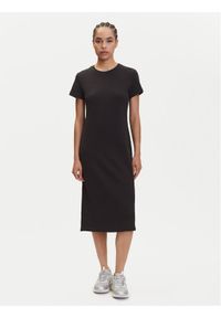 Puma Sukienka codzienna Her 685063 Czarny Regular Fit. Okazja: na co dzień. Kolor: czarny. Materiał: bawełna. Typ sukienki: proste. Styl: casual