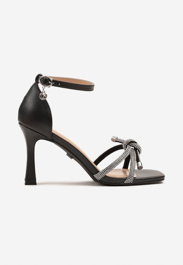 Renee - Czarne Sandały Vices z Cyrkoniowymi Paskami Erathela. Okazja: na ślub cywilny, na wesele. Zapięcie: pasek. Kolor: czarny. Wzór: aplikacja. Obcas: na szpilce. Styl: elegancki, wizytowy