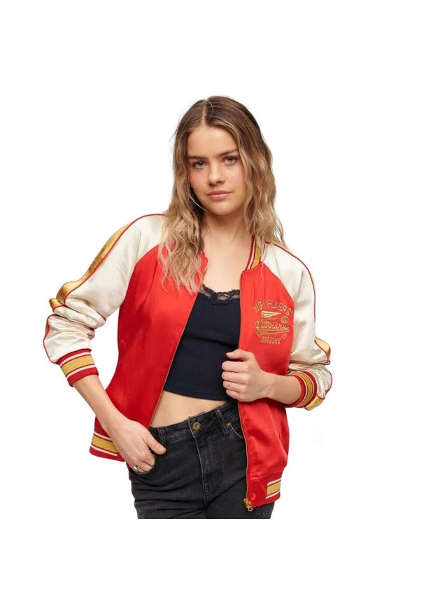 Kurtka turystyczna damska Superdry CNY Suikajan. Kolor: czerwony. Materiał: poliester. Wzór: haft. Sport: turystyka piesza