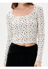 Sinsay - Bawełniana bluzka z długim rękawem - wielobarwny. Materiał: bawełna. Długość rękawa: długi rękaw. Długość: długie #1