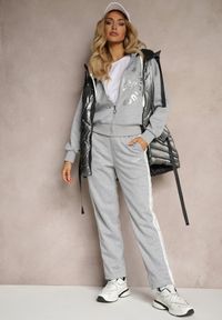 Renee - Szary Komplet Dresowy Spodnie Ozdobione Napisami Bluza na Suwak z Kapturem Semiraella. Kolor: szary. Materiał: dresówka. Wzór: napisy, aplikacja. Sport: turystyka piesza, fitness